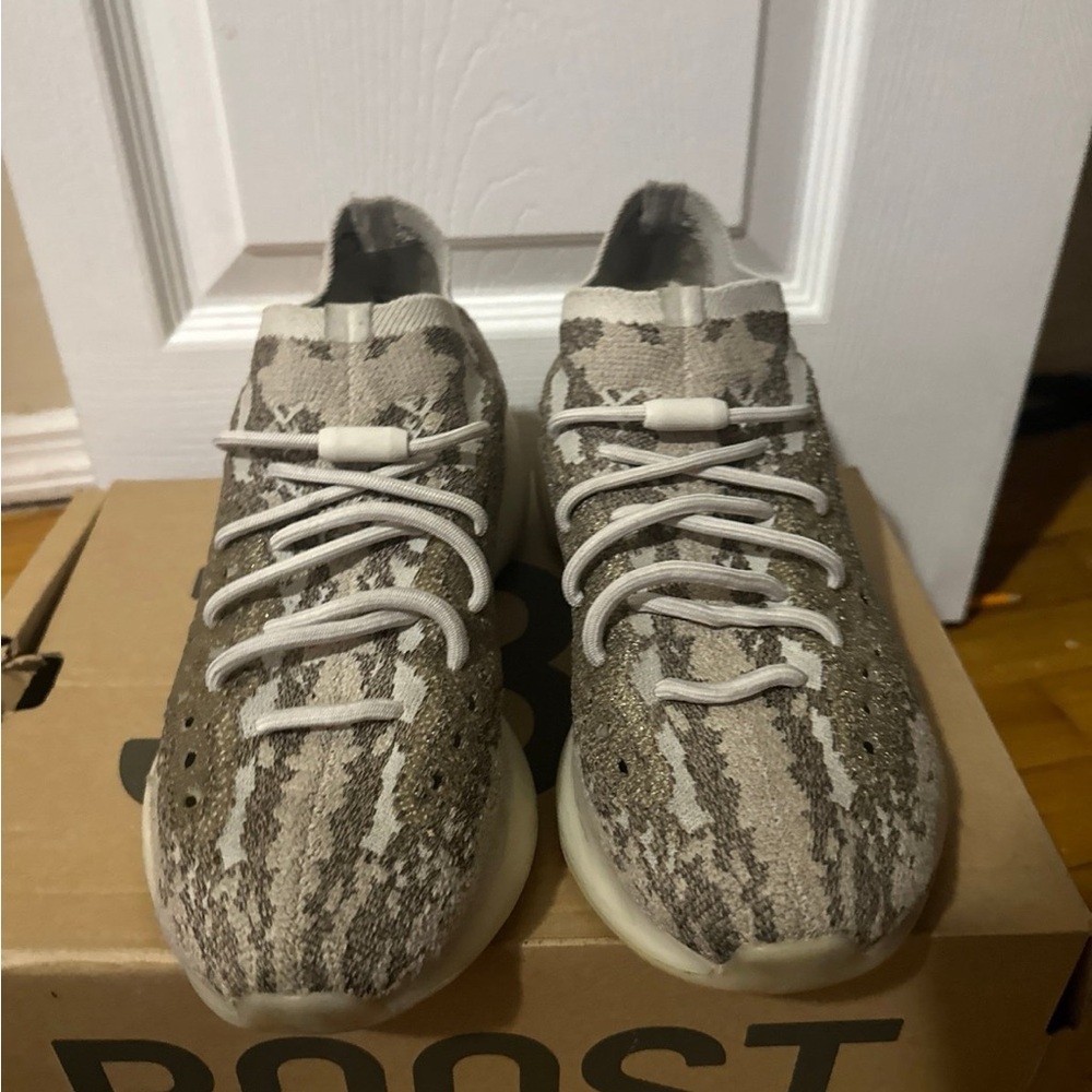 Adidas Yeezy Boost Sneakers
